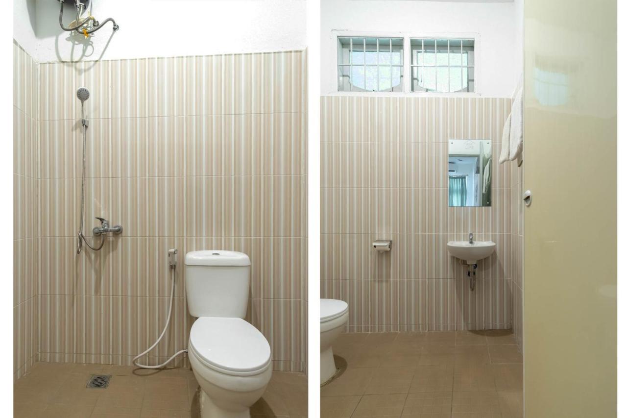 Hotel Oyo Living 2843 Raz House Syariah Medan Esterno foto