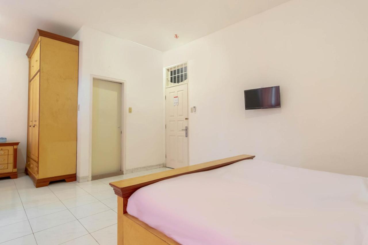 Hotel Oyo Living 2843 Raz House Syariah Medan Esterno foto