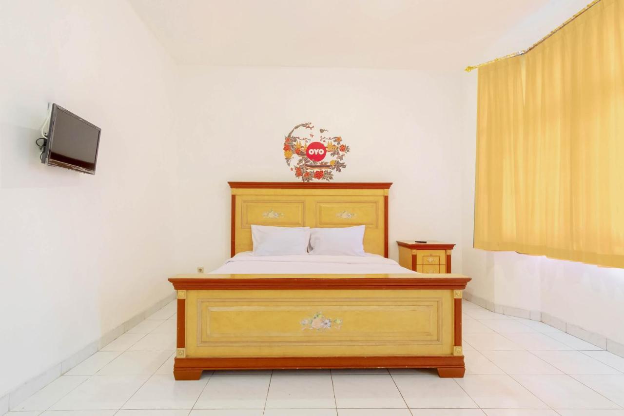 Hotel Oyo Living 2843 Raz House Syariah Medan Esterno foto