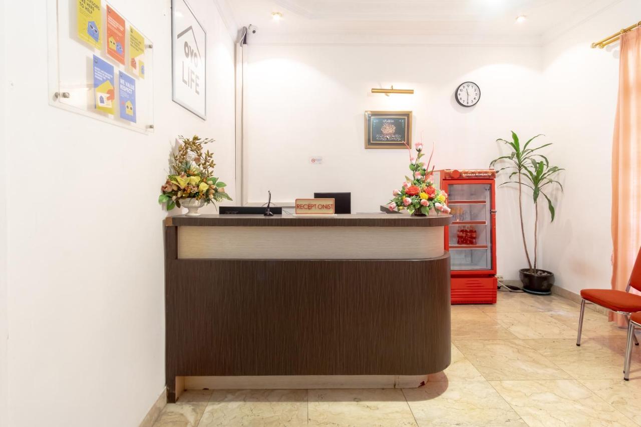 Hotel Oyo Living 2843 Raz House Syariah Medan Esterno foto